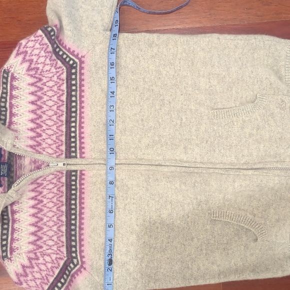 Vineyard Vines Cream and Pink Patterned Cardigan - Picture 4 of 9